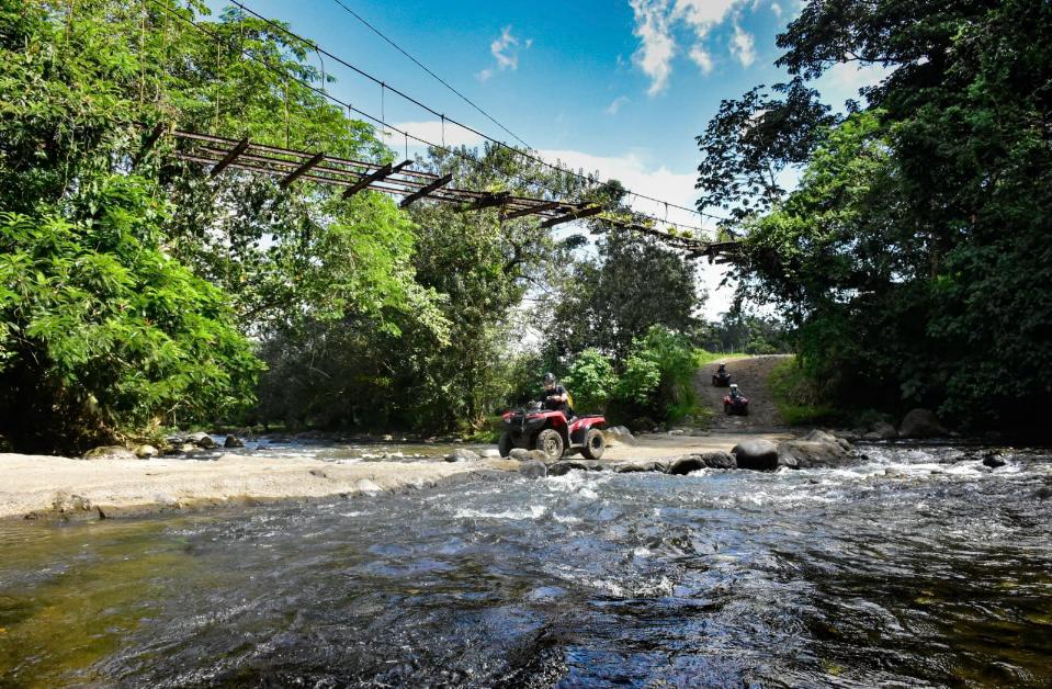 What to Pack for Your Adventure in La Fortuna: A Local Guide’s Checklist
