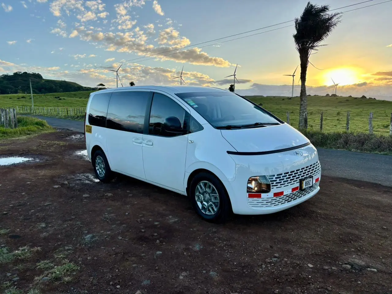GuideMeAround private transfer vehicle on a custom route in Costa Rica