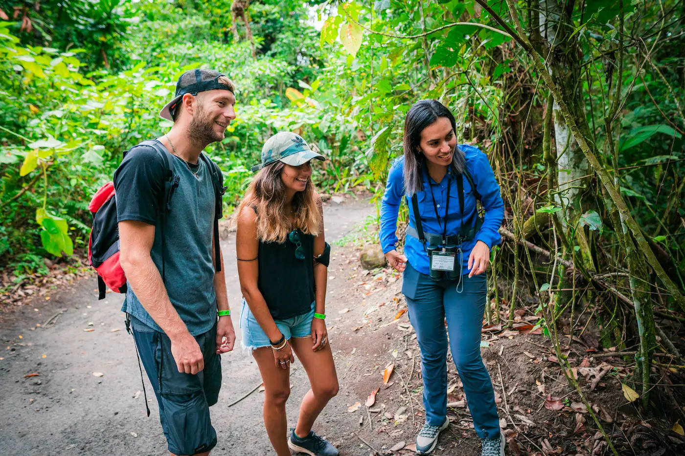 Naturalist guide leading a private tour in La Fortuna, Costa Rica